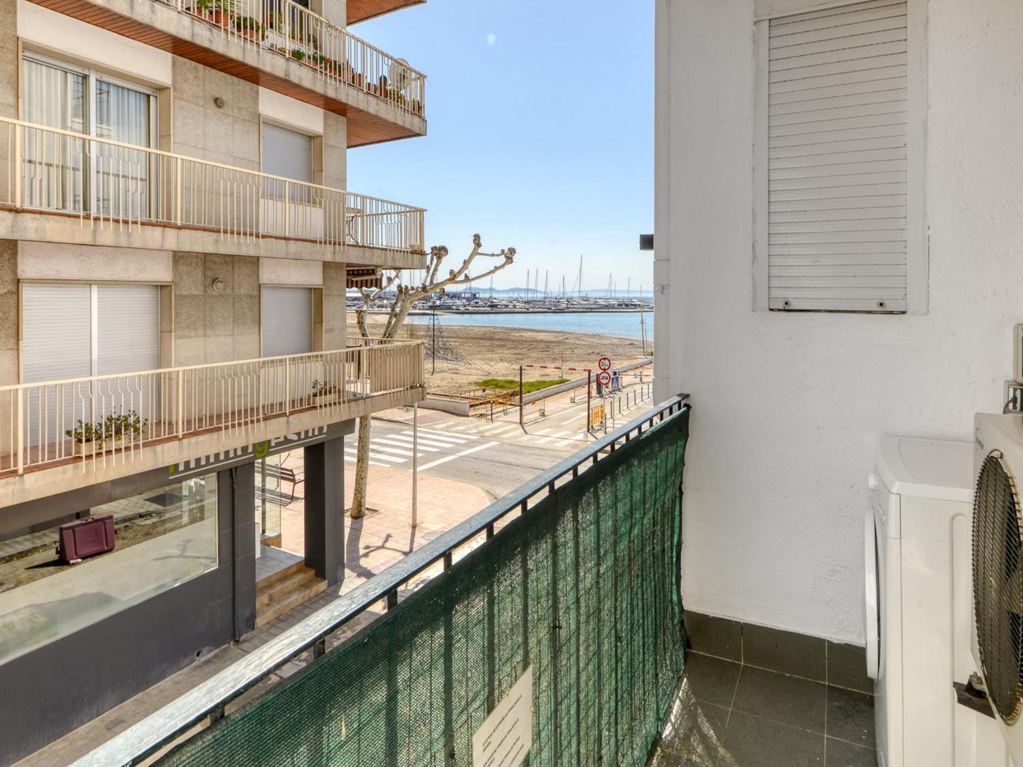 Appartement Pretty With Balcony Roses